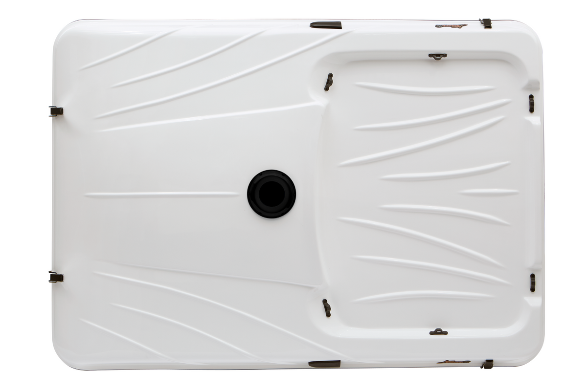 James Baroud Hartschalen-Dachzelt Grand Raid weiß Produktfoto. Oberseite bzw. Dach des Dachzeltes mit Lüfter.