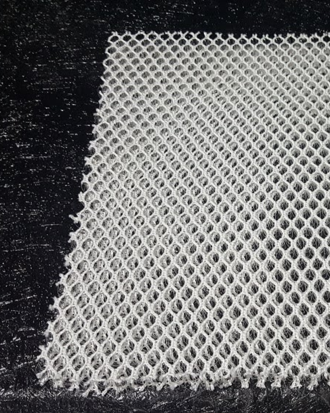 Detail der Wohlfühlunterlage der James Baroud Dachzelte. Von oben. Aufbau und Dicke.