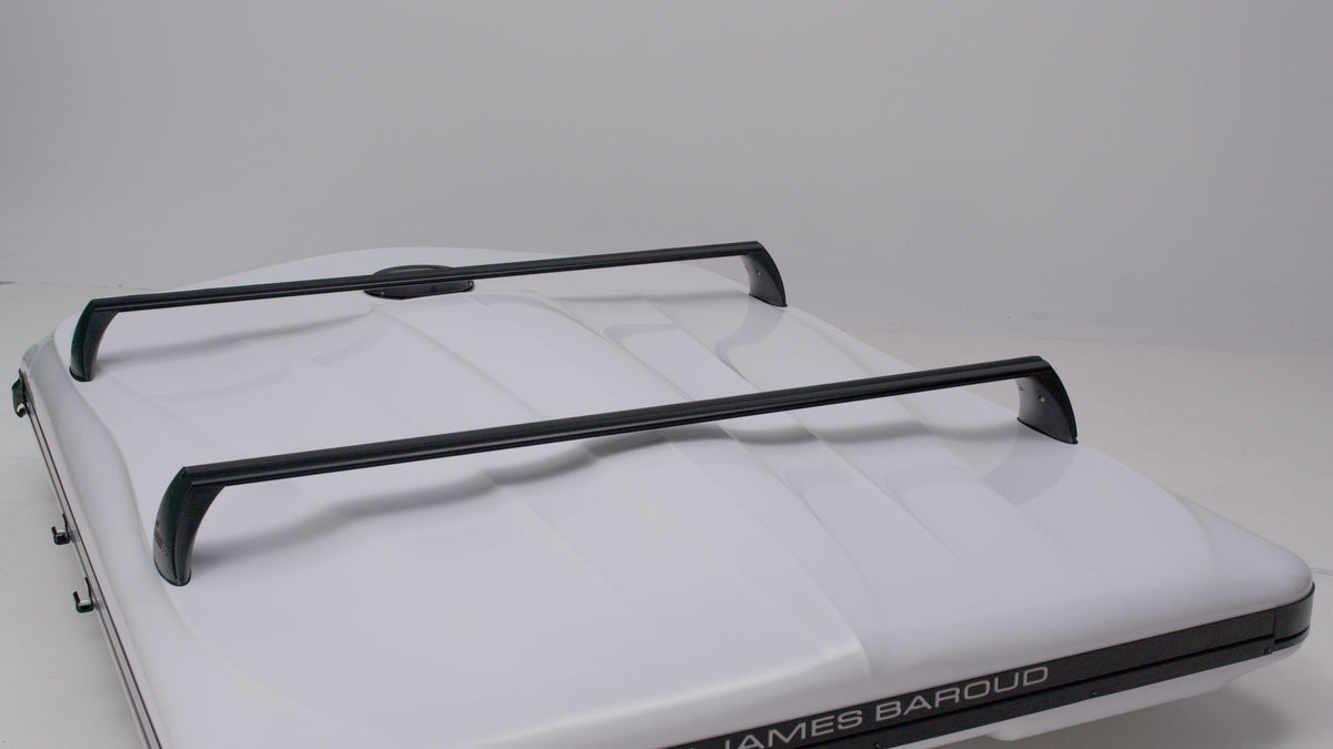 Querträger auf dem Odyssey Dachzelt Farbe Weiß.