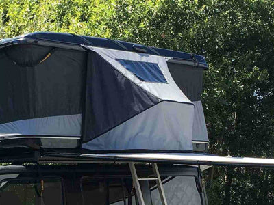 Tunnel für James Baroud Dachzelt für einen trockenen Einstieg in das Dachzelt.