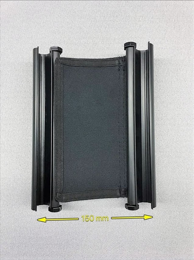 Detailbild der Tablethalterung mit Maßangaben.