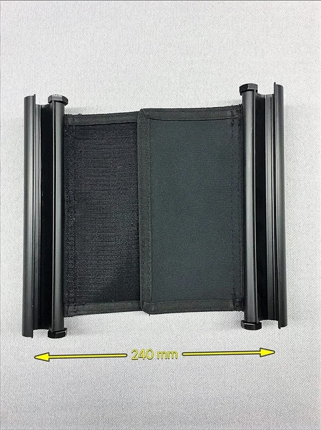 Detailbild der Tablethalterung mit Maßangaben.